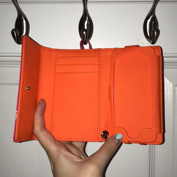 Phone case - Picture 3 of 3